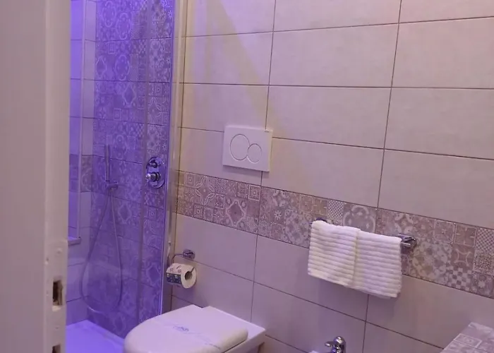 阿波罗斗兽场公寓 *