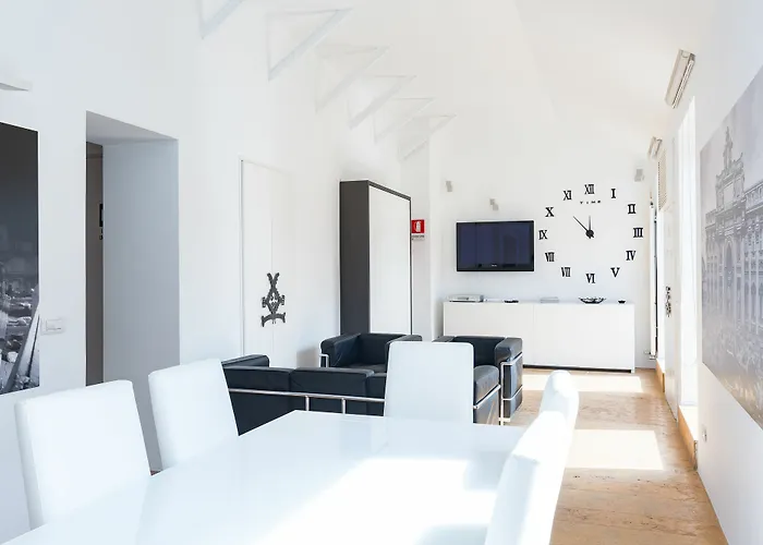 阿波罗斗兽场公寓 公寓 *