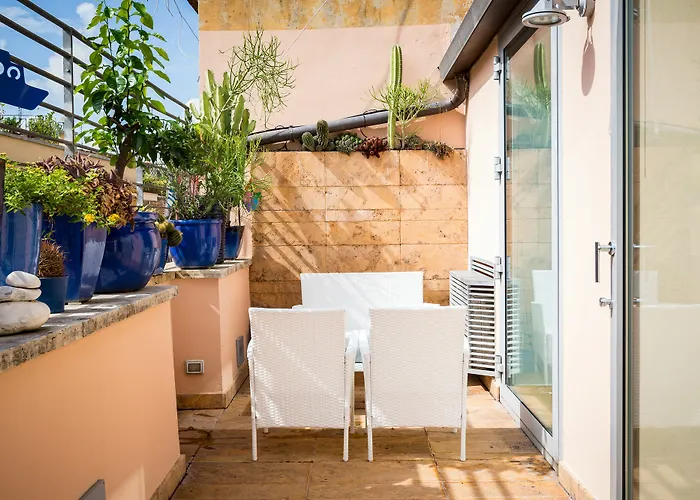 阿波罗斗兽场公寓 *