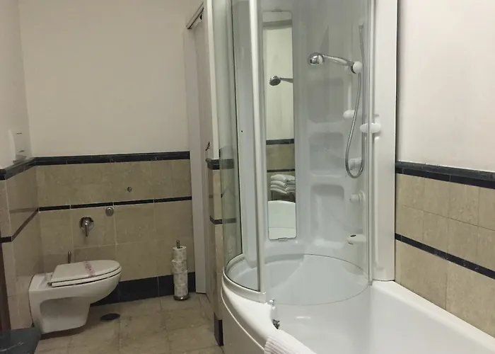 阿波罗斗兽场公寓 *