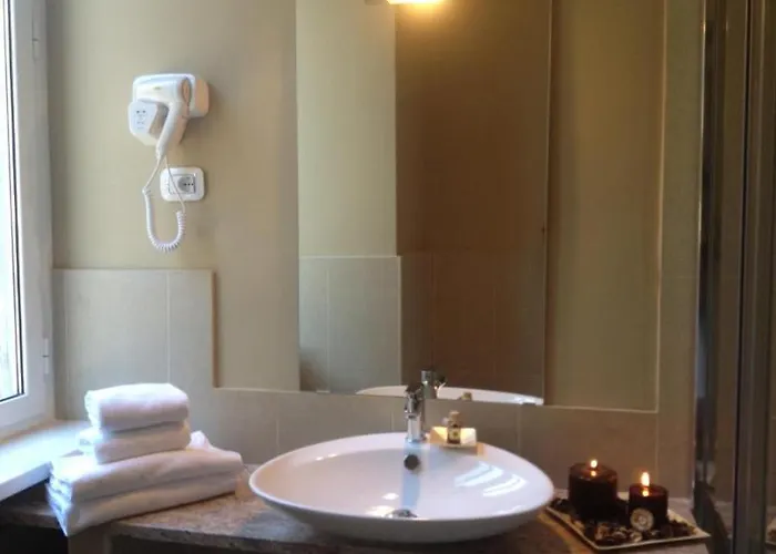 阿波罗斗兽场公寓 *