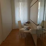 アパート アポロ コロッセオ ローマ